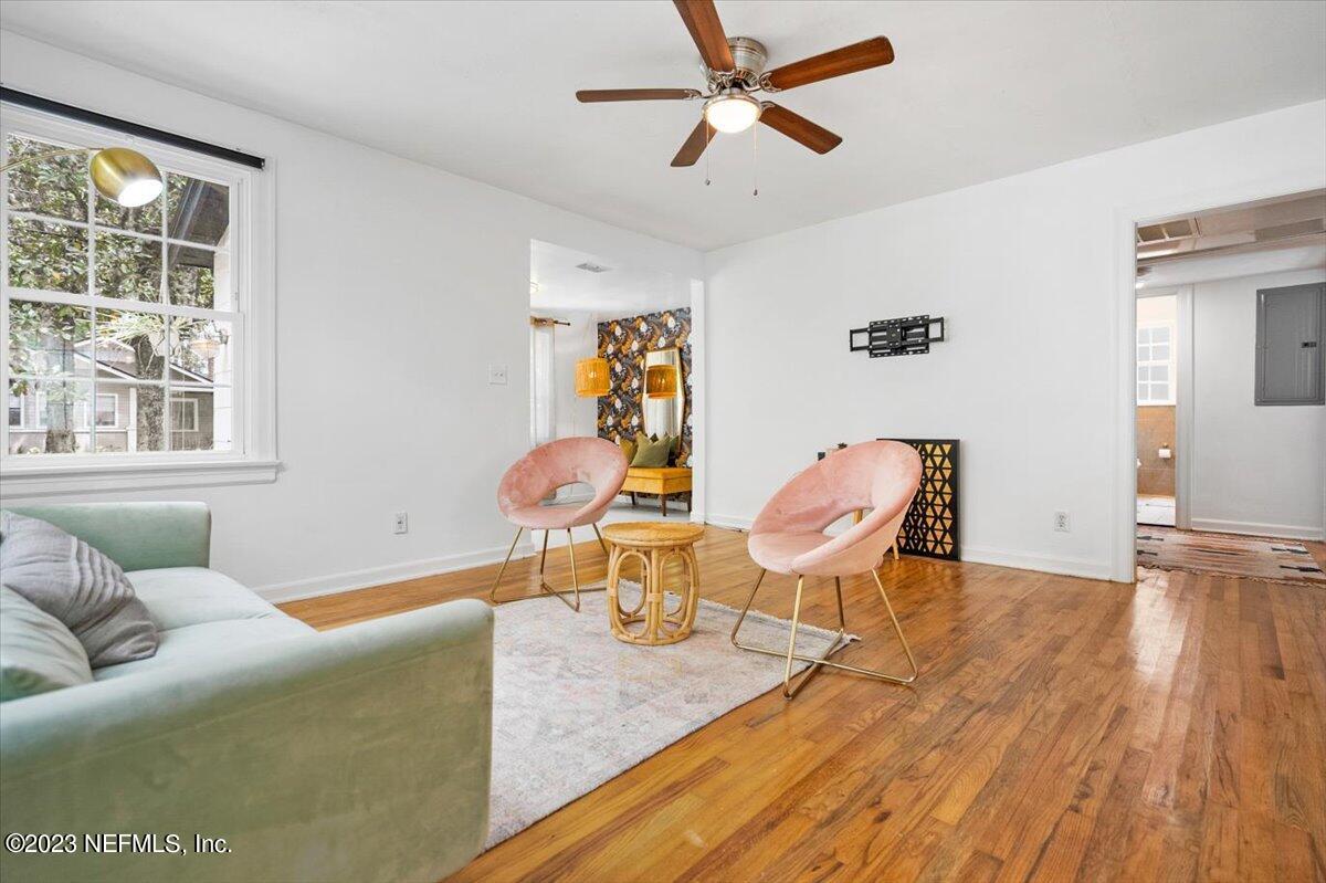 4632 CRESCENT Street