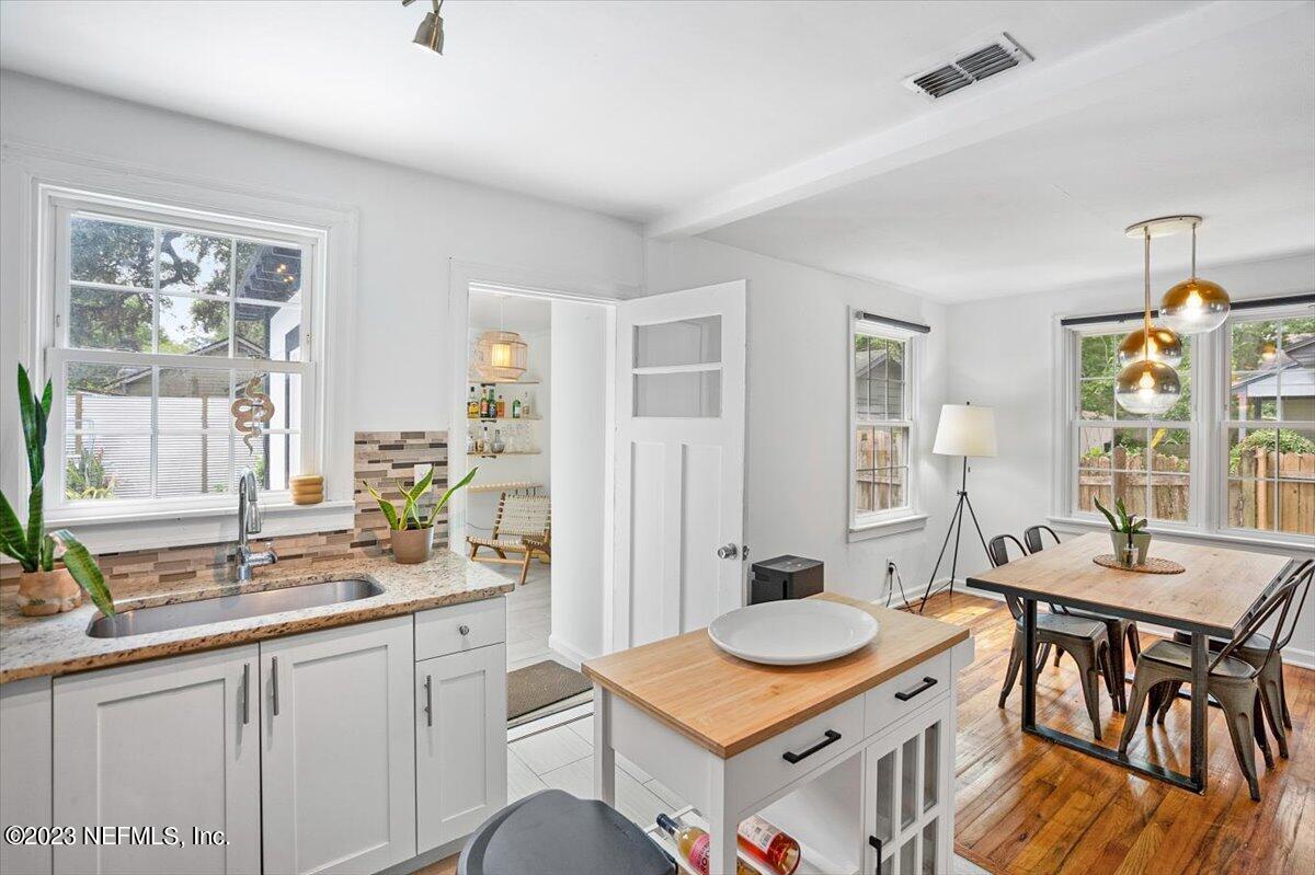 4632 CRESCENT Street