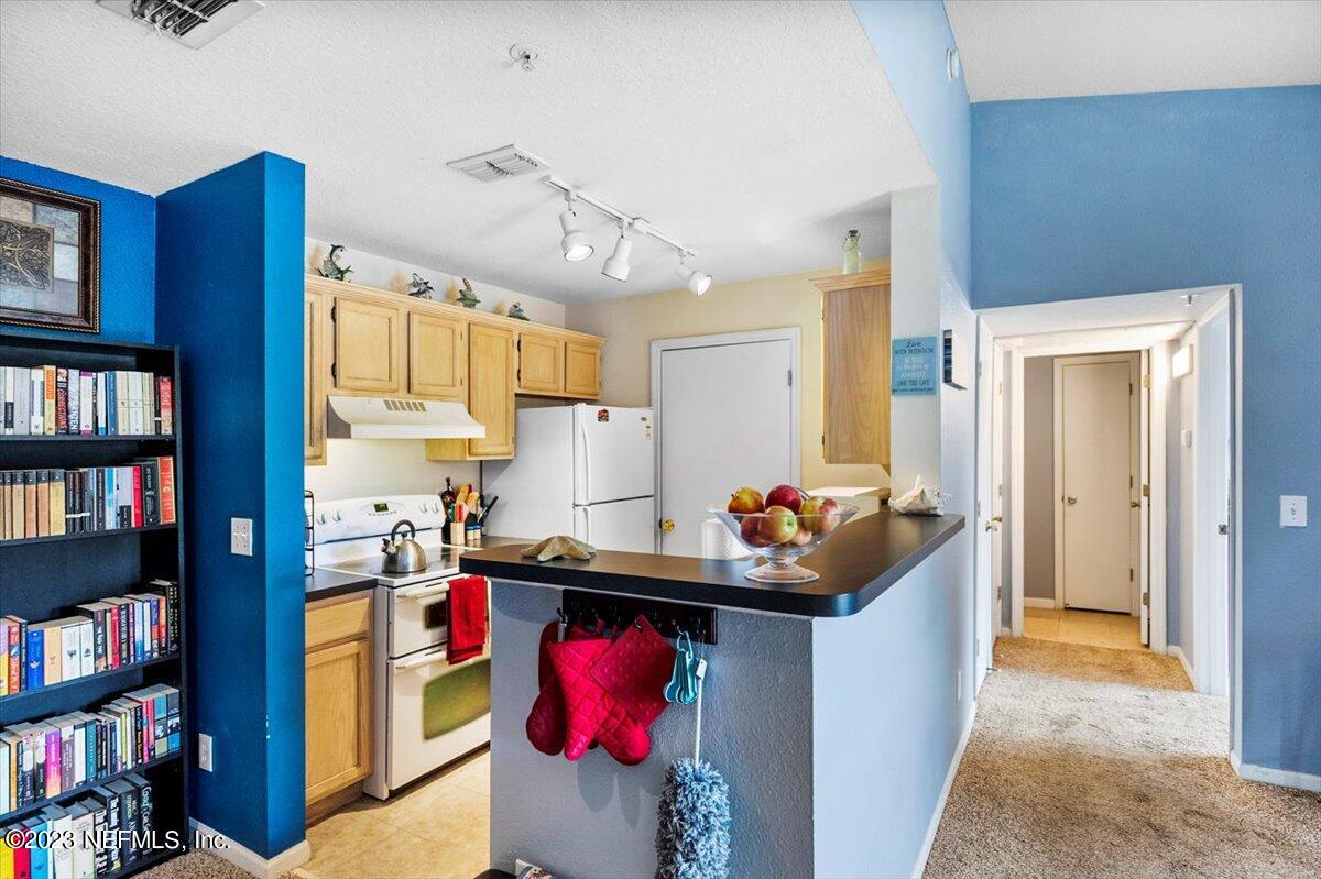 7701 TIMBERLIN PARK Boulevard, 734