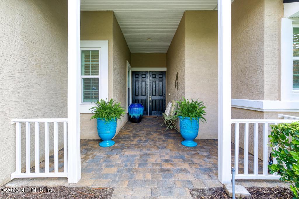 1604 SUGAR LOAF Lane