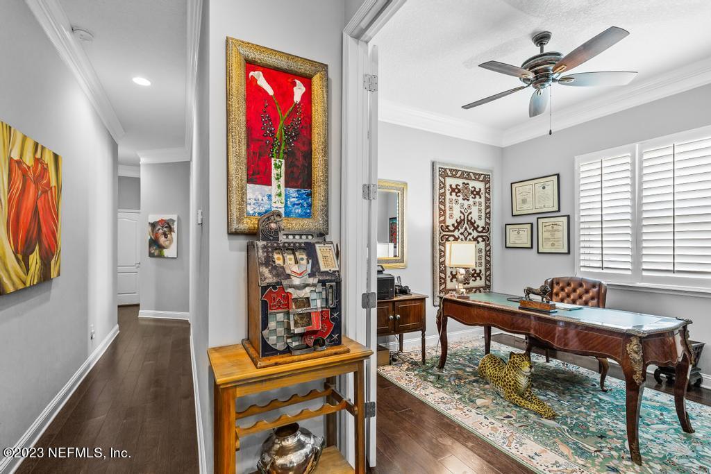 1604 SUGAR LOAF Lane