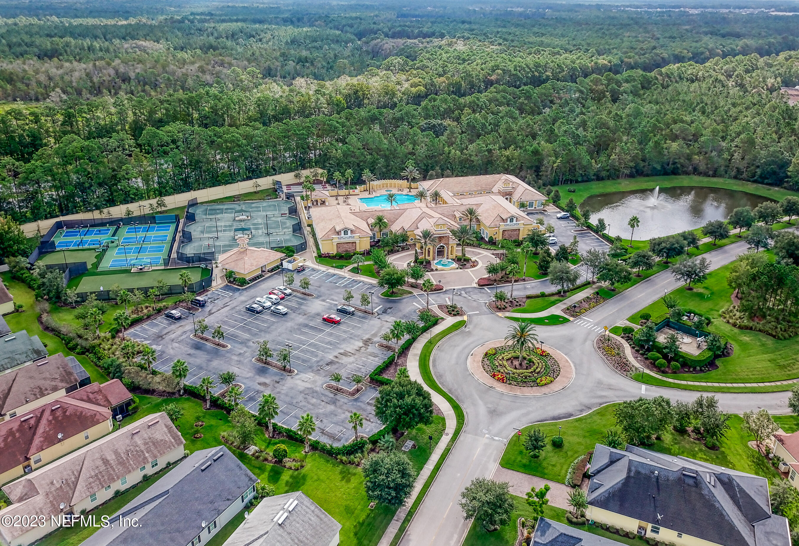 1604 SUGAR LOAF Lane