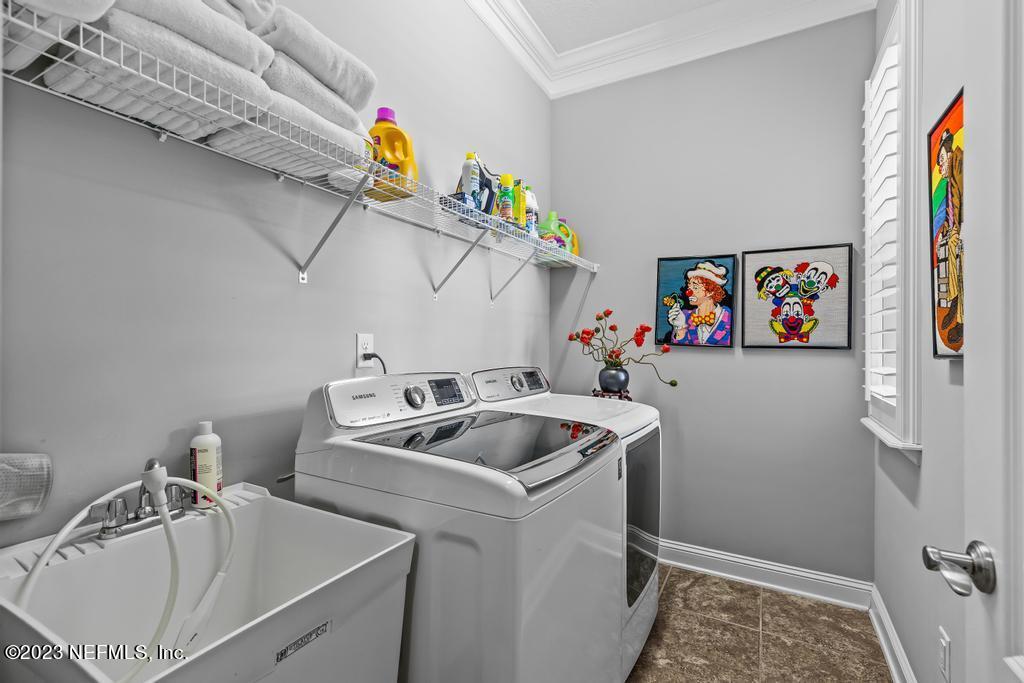 1604 SUGAR LOAF Lane