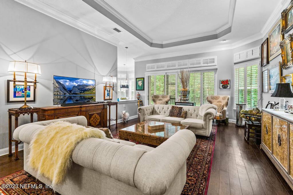 1604 SUGAR LOAF Lane