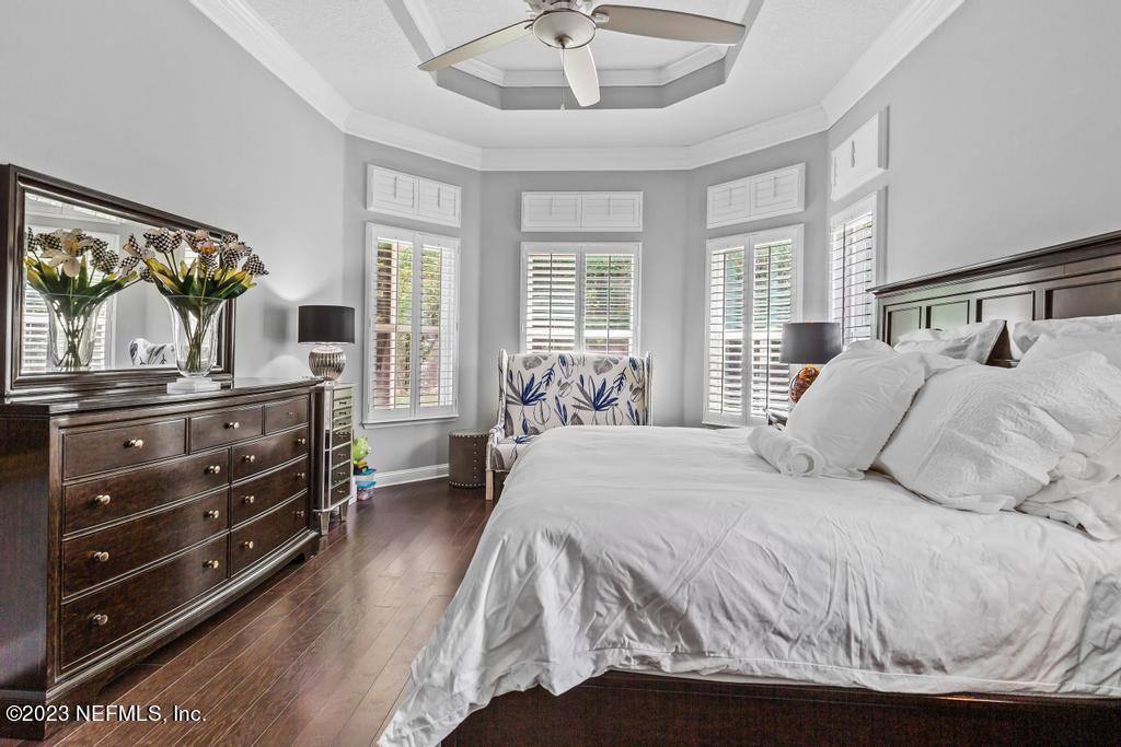 1604 SUGAR LOAF Lane