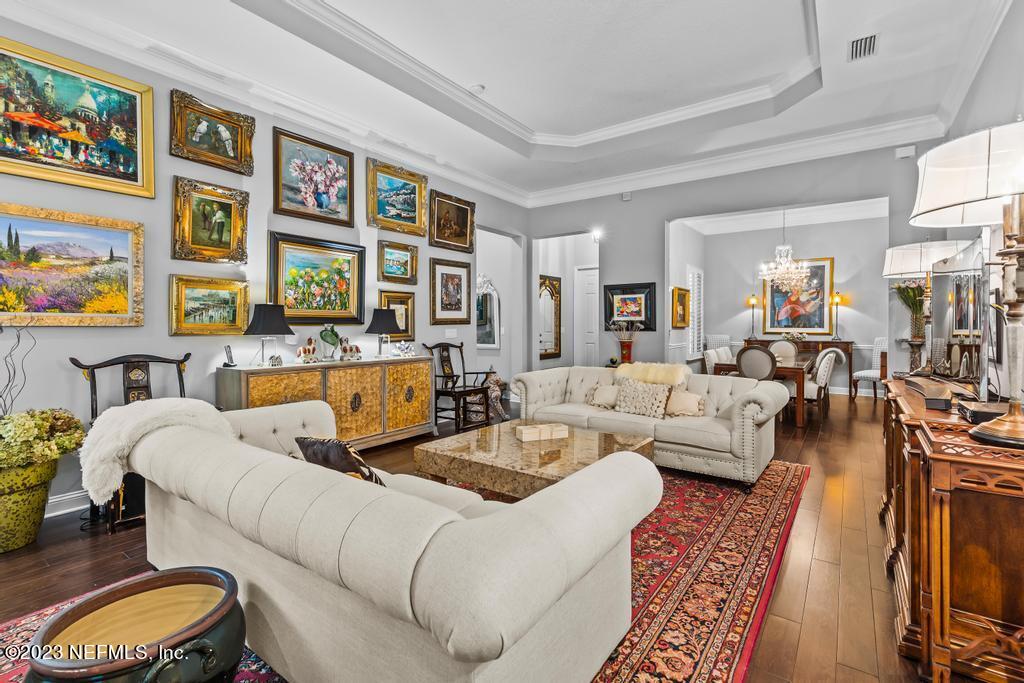 1604 SUGAR LOAF Lane