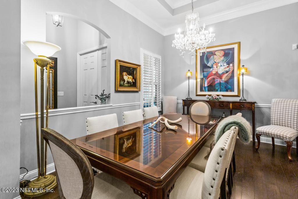 1604 SUGAR LOAF Lane