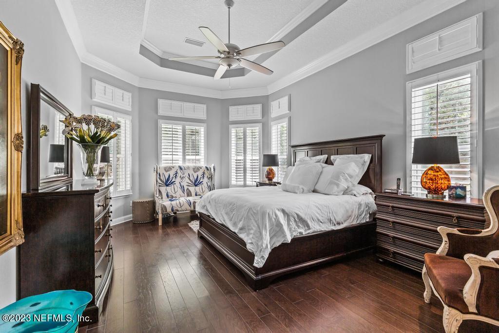 1604 SUGAR LOAF Lane