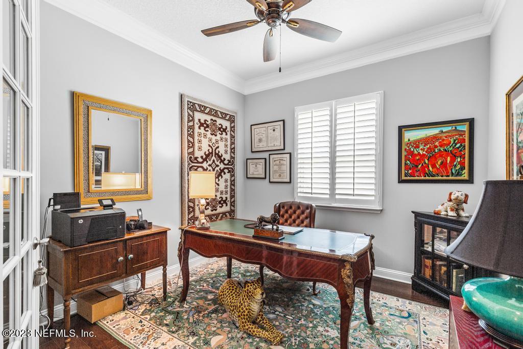 1604 SUGAR LOAF Lane