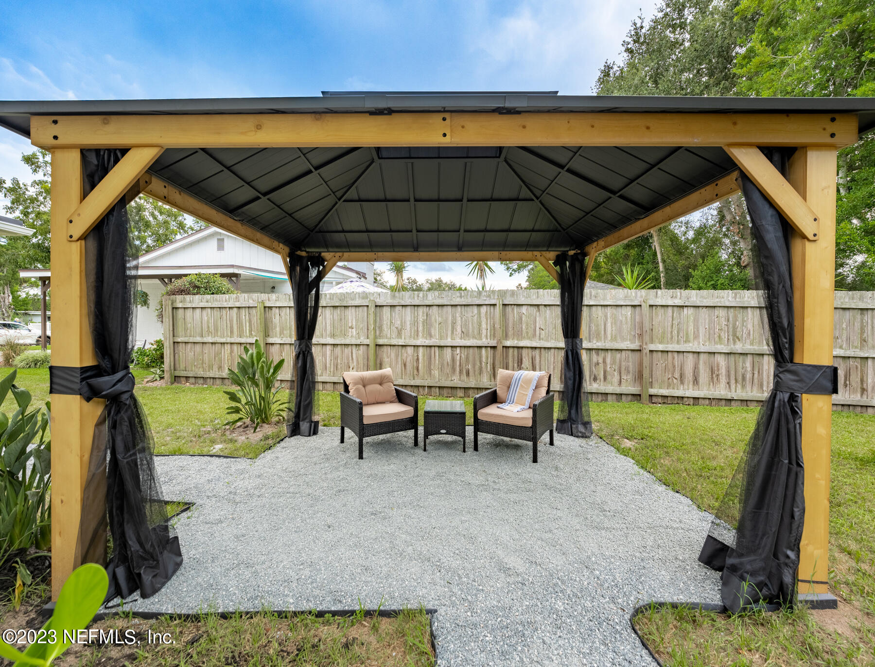 1706 SUNSET Drive