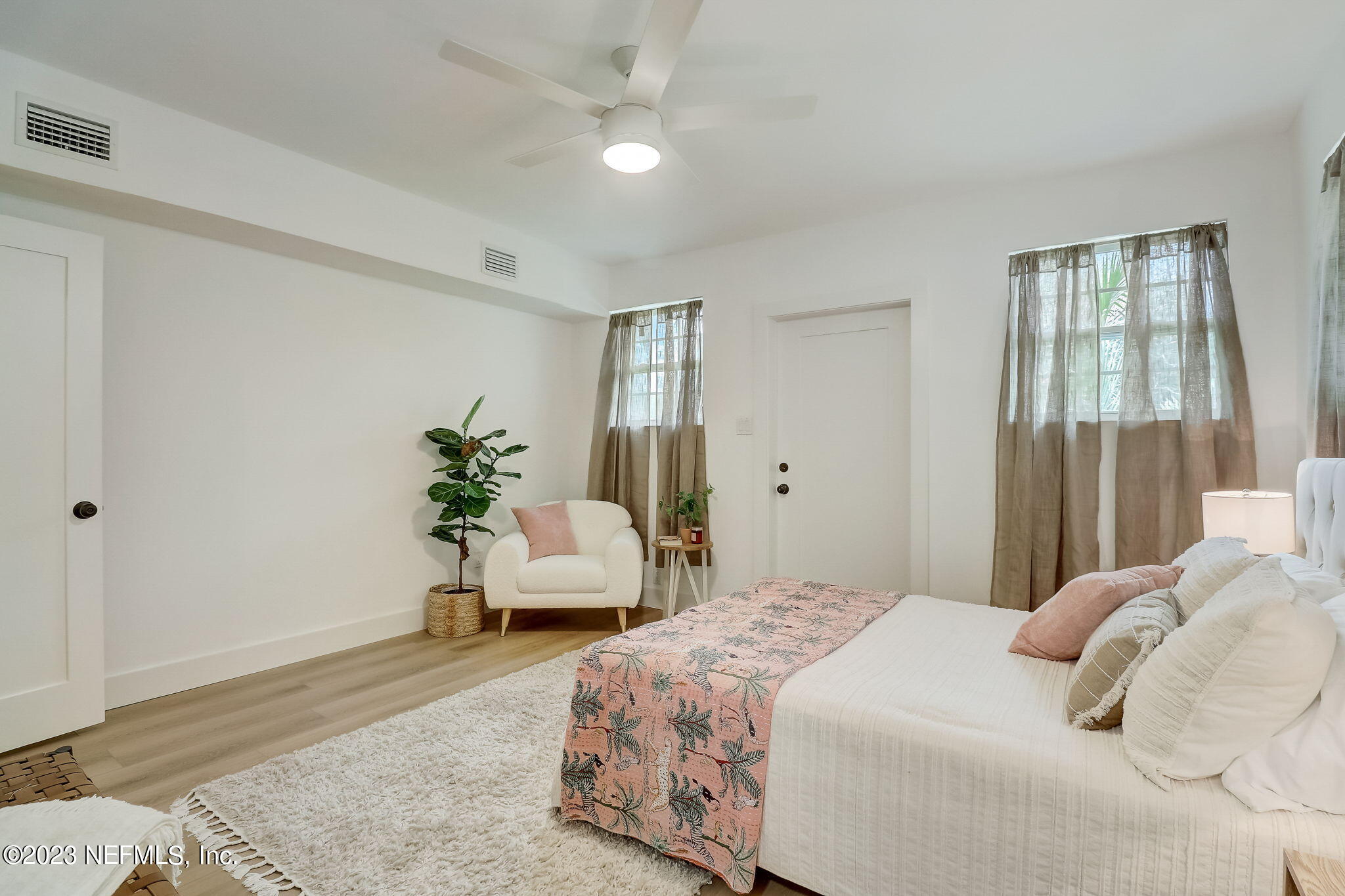 1706 SUNSET Drive