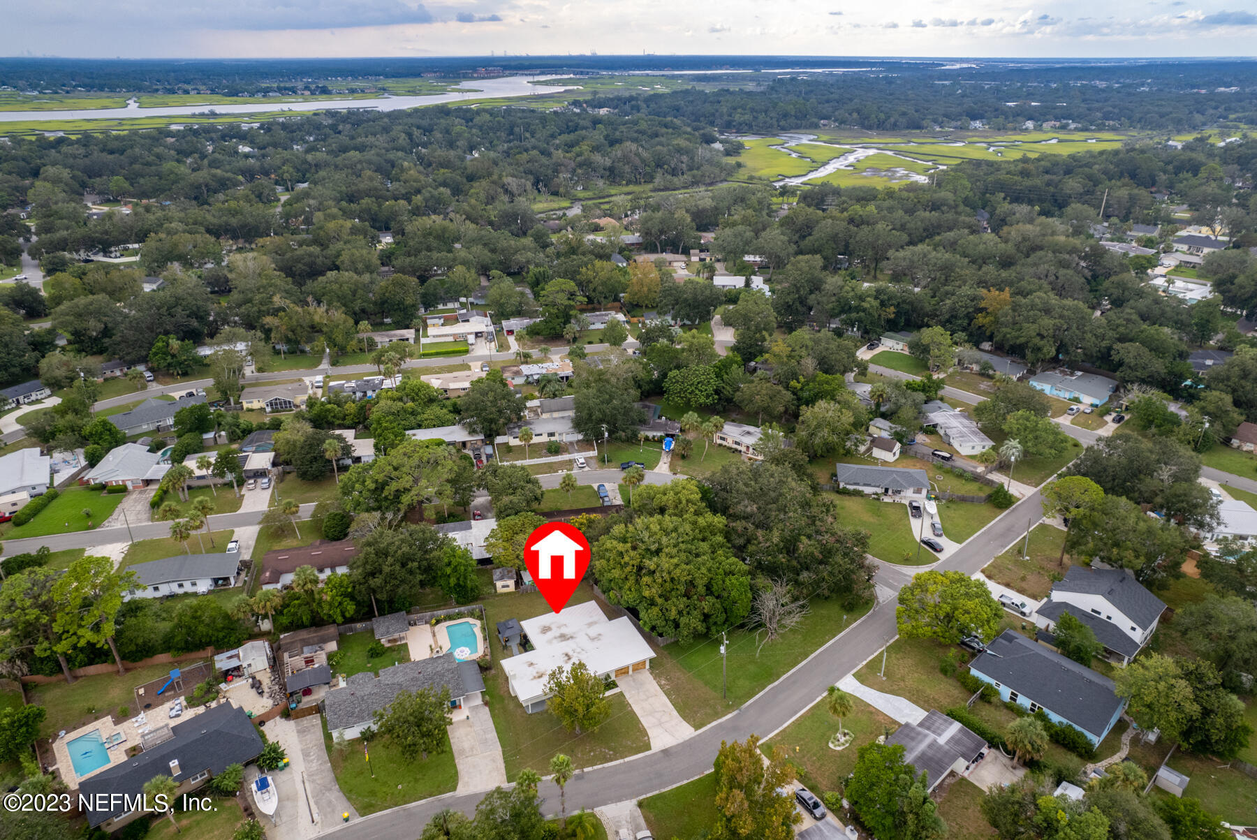 1706 SUNSET Drive