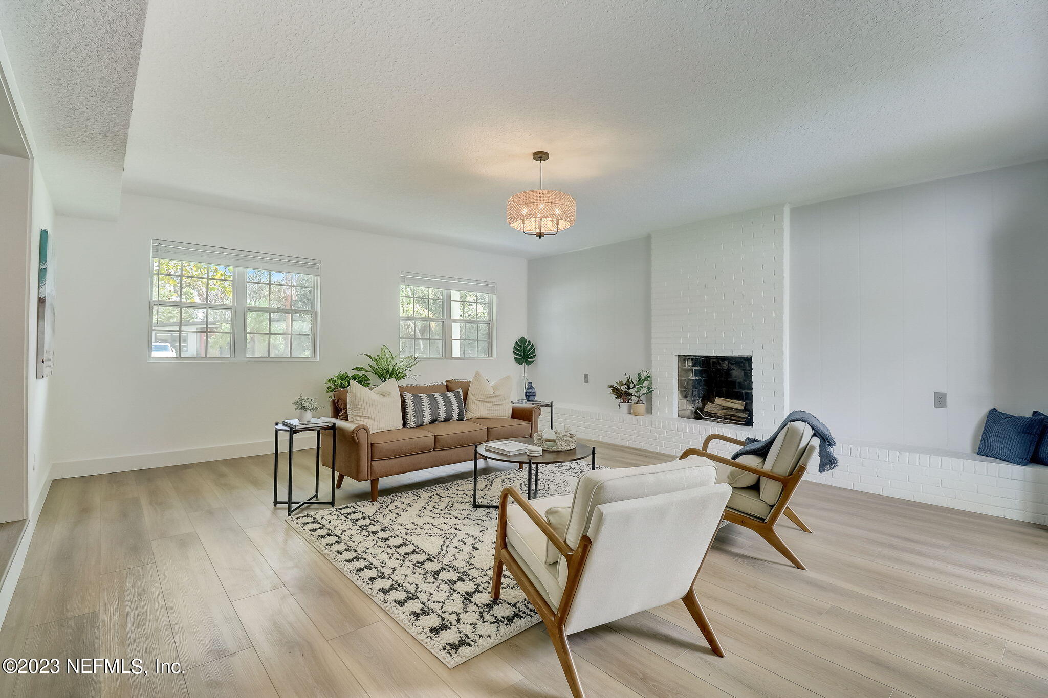1706 SUNSET Drive