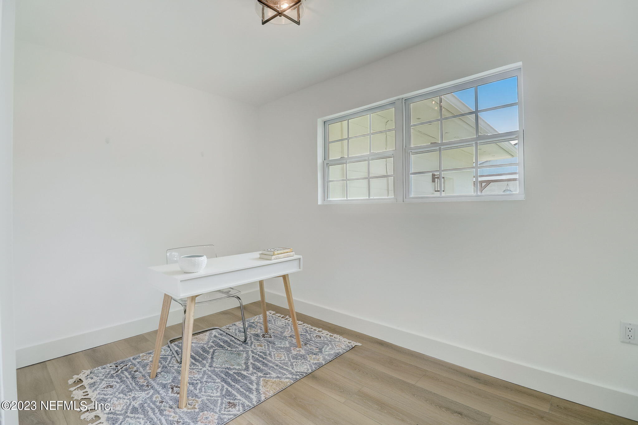 1706 SUNSET Drive