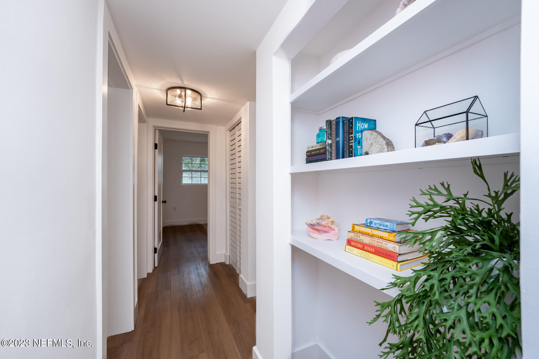 1706 SUNSET Drive
