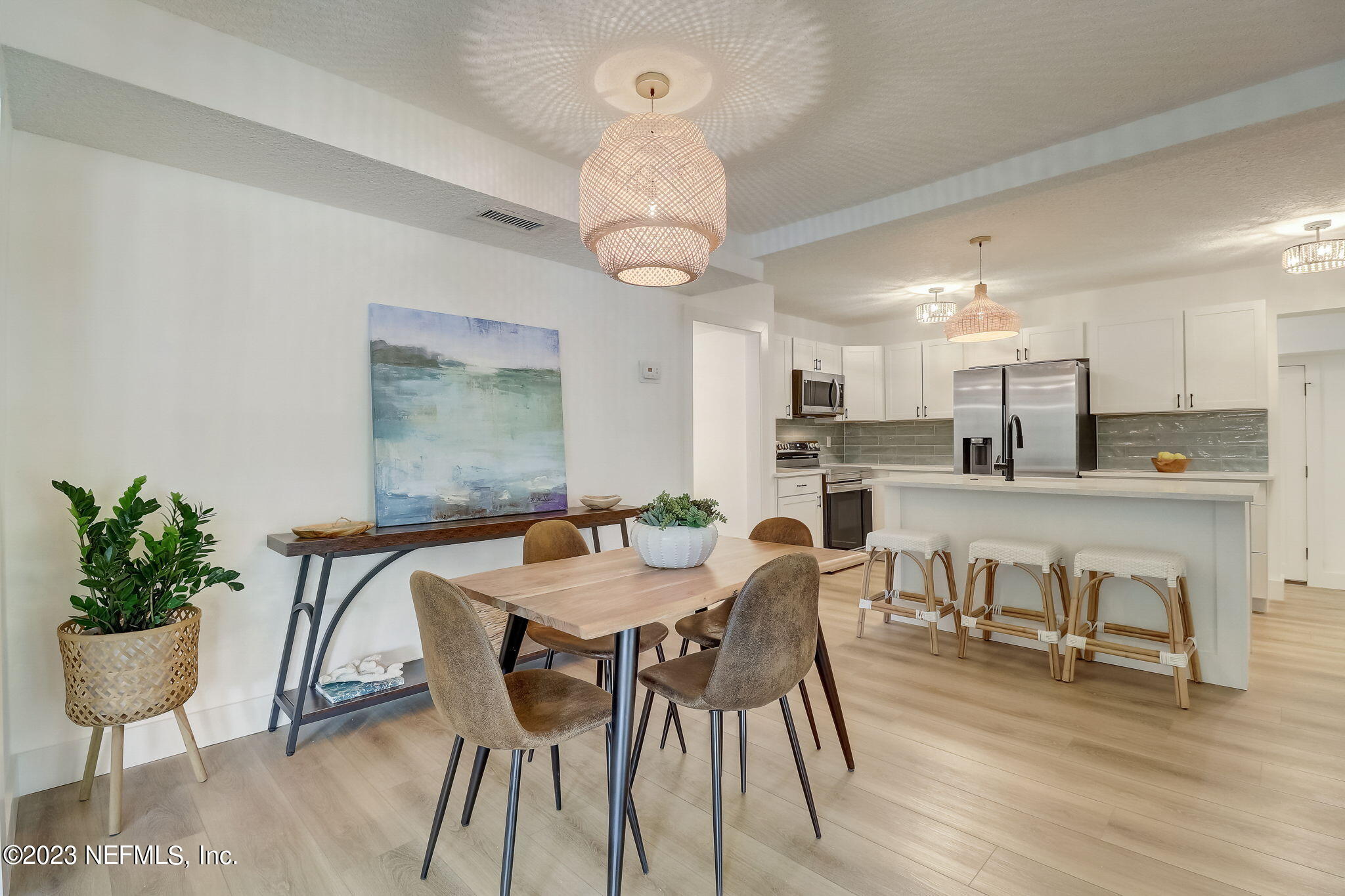 1706 SUNSET Drive