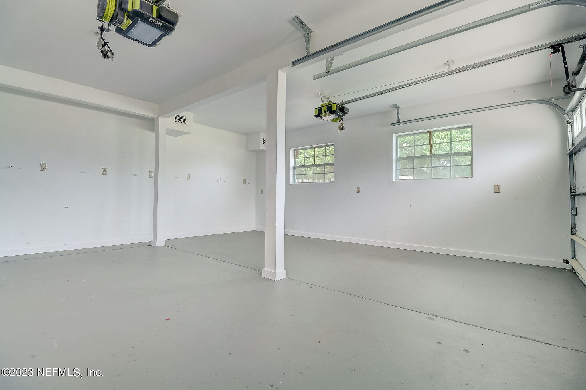 1706 SUNSET Drive