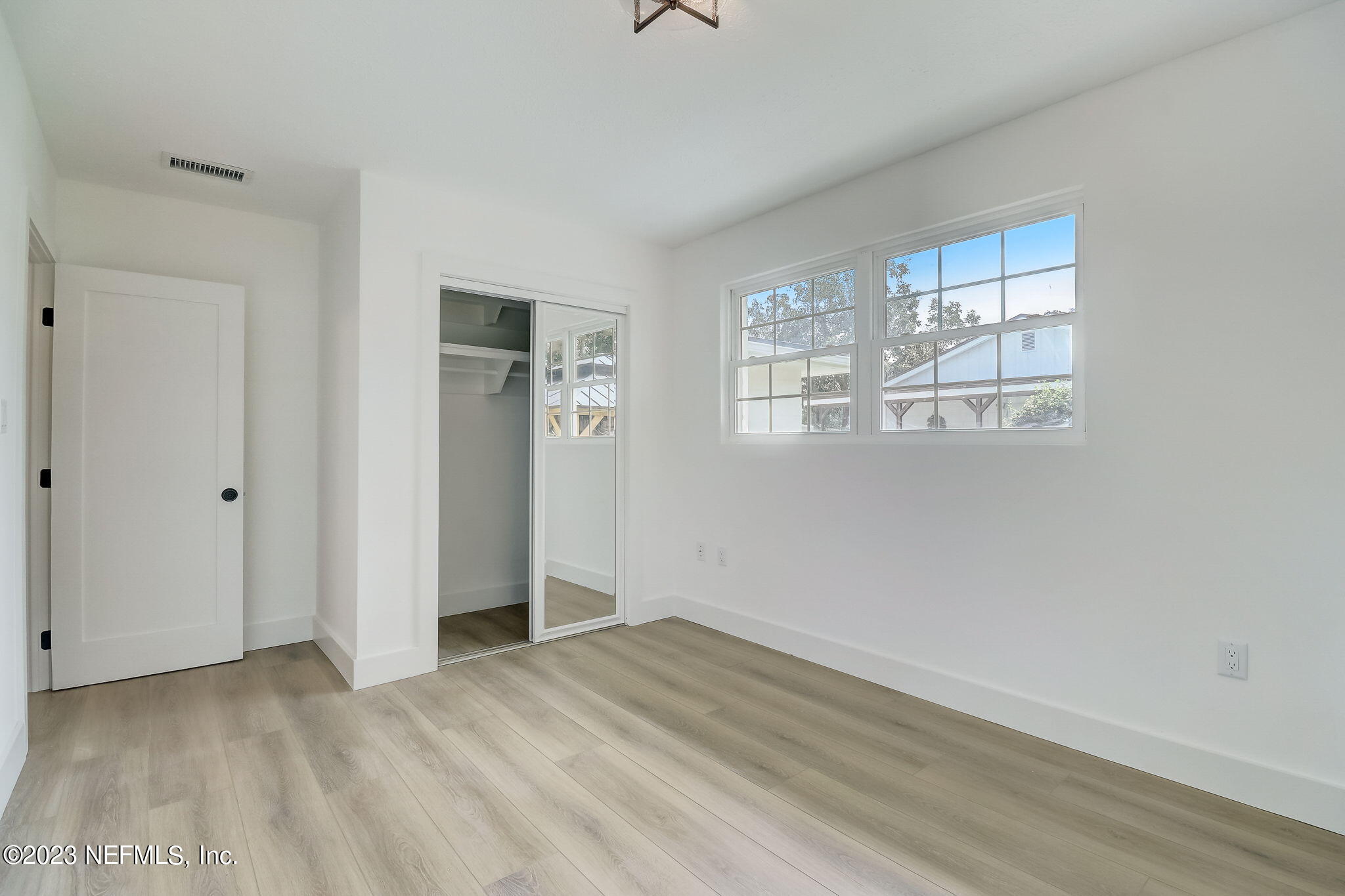 1706 SUNSET Drive