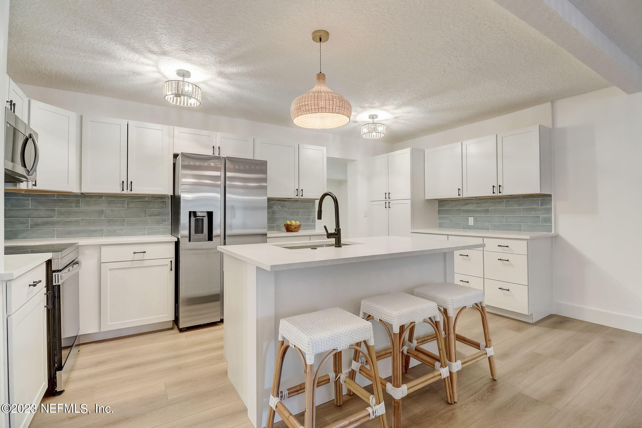 1706 SUNSET Drive