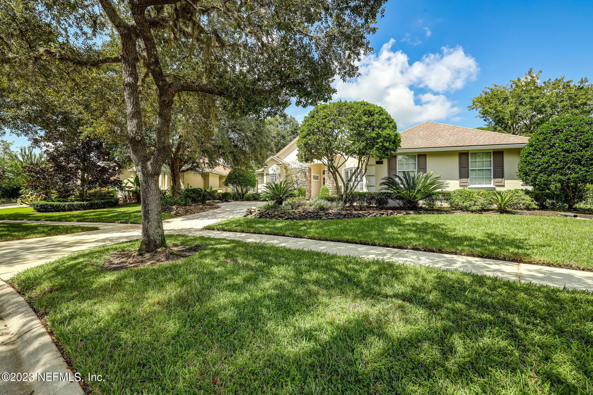 261 PINEHURST POINTE Drive