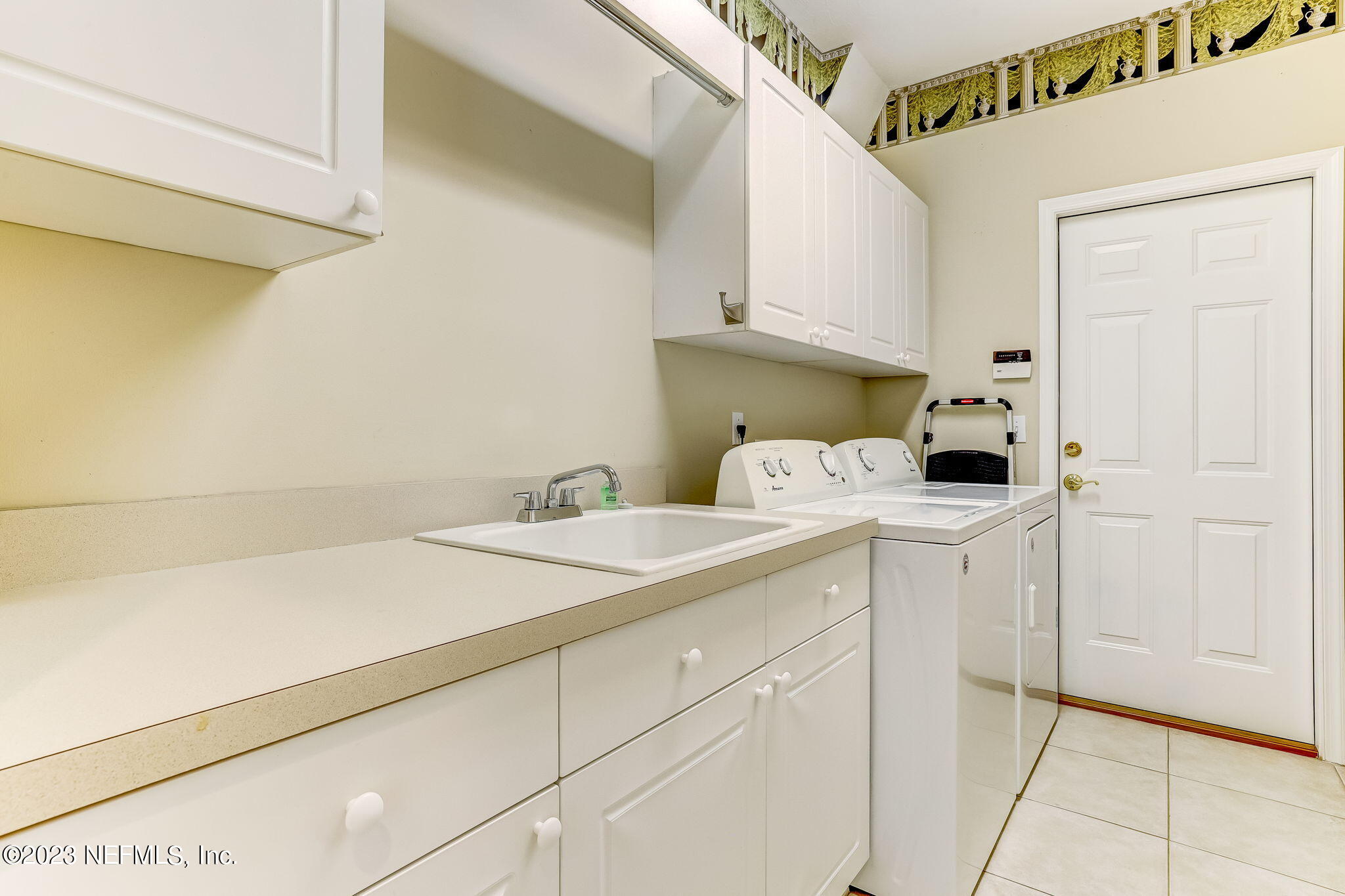 261 PINEHURST POINTE Drive