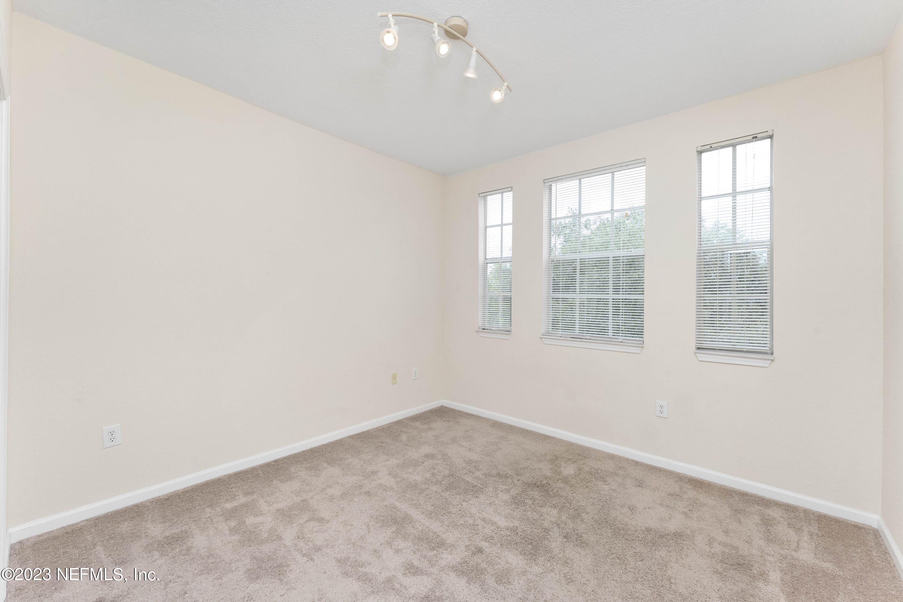 10075 GATE Parkway N, 903