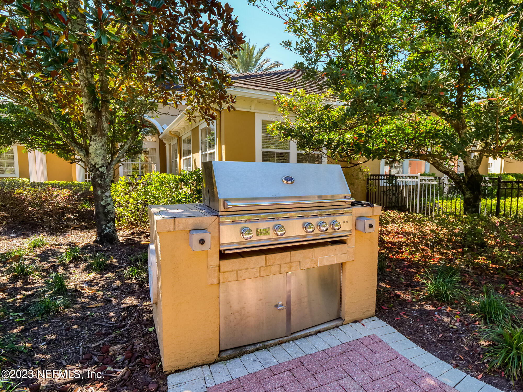 10075 GATE Parkway N, 903