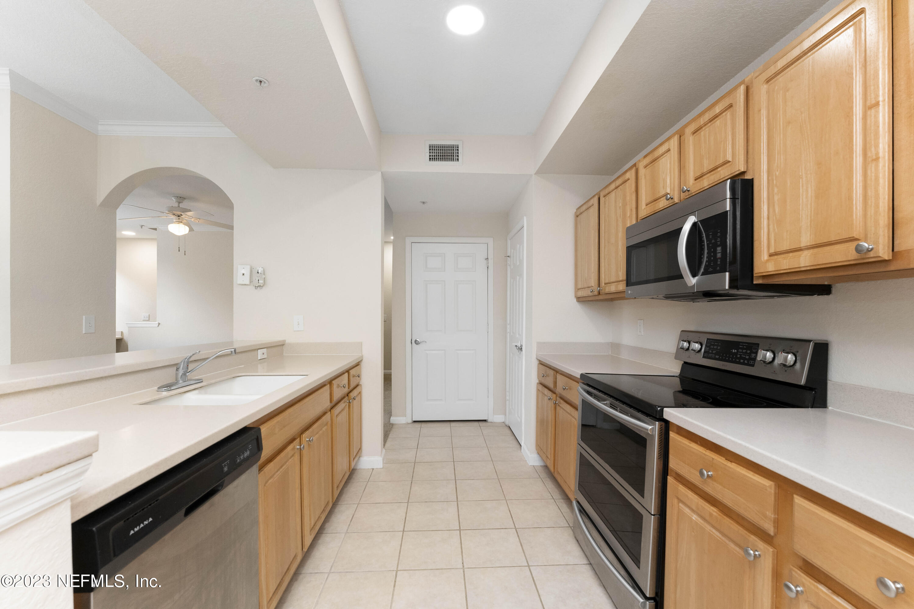 10075 GATE Parkway N, 903