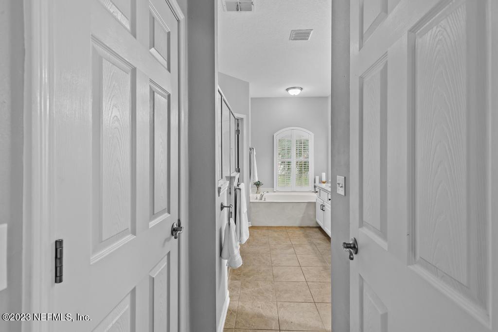 909 INDIAN RIVER Road