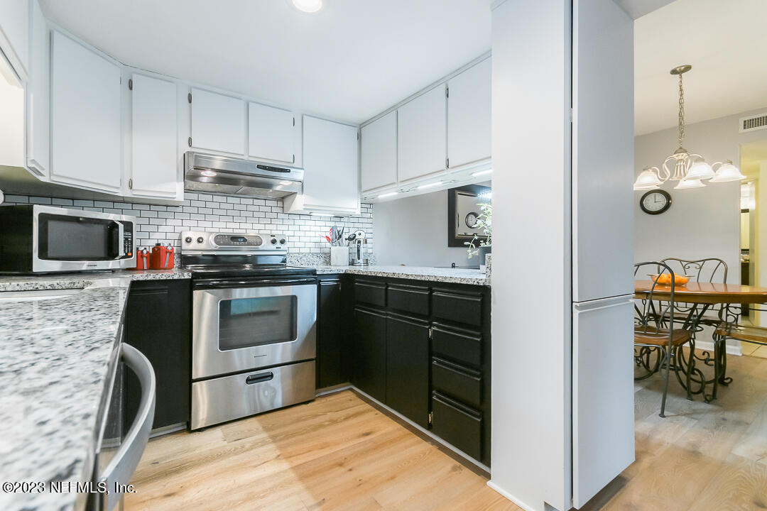 10411 BIG TREE Circle W