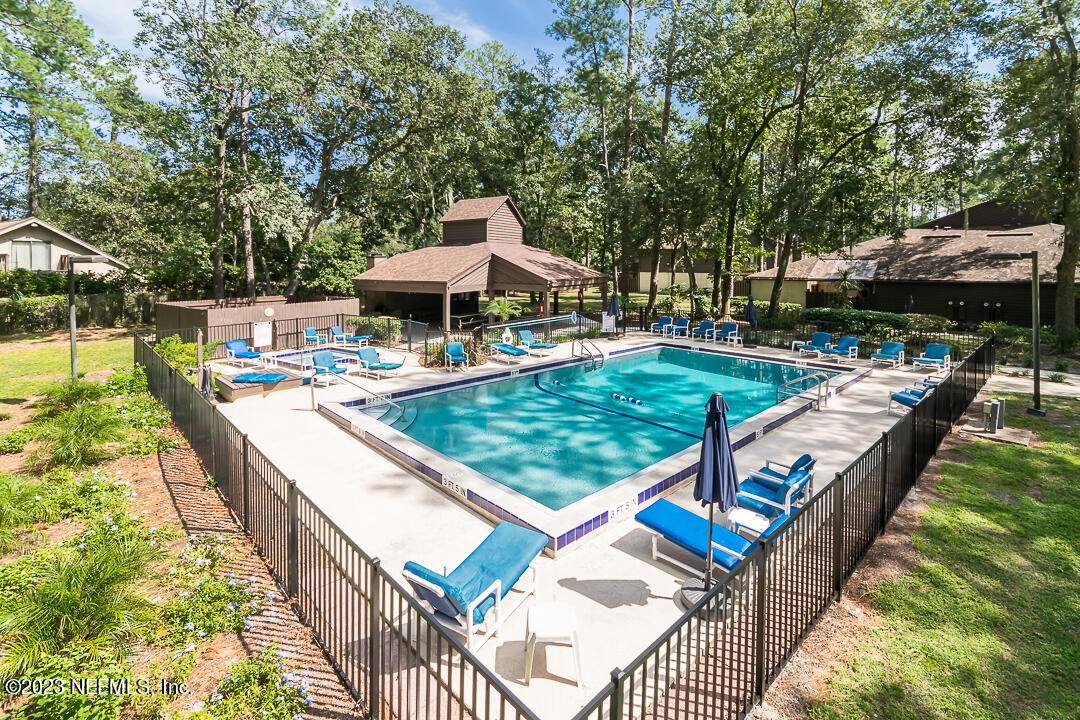 10411 BIG TREE Circle W