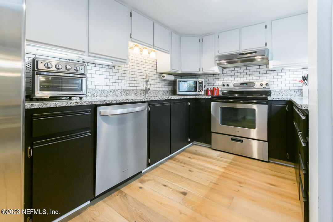 10411 BIG TREE Circle W