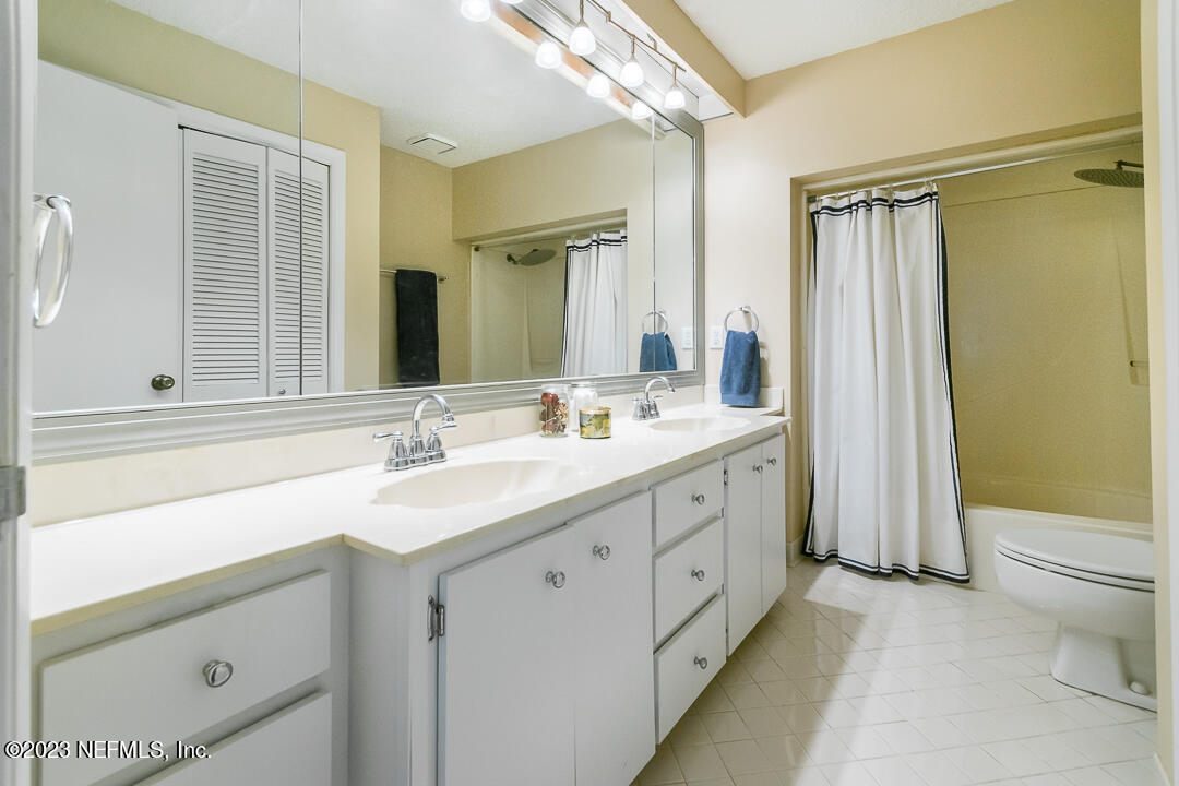 10411 BIG TREE Circle W