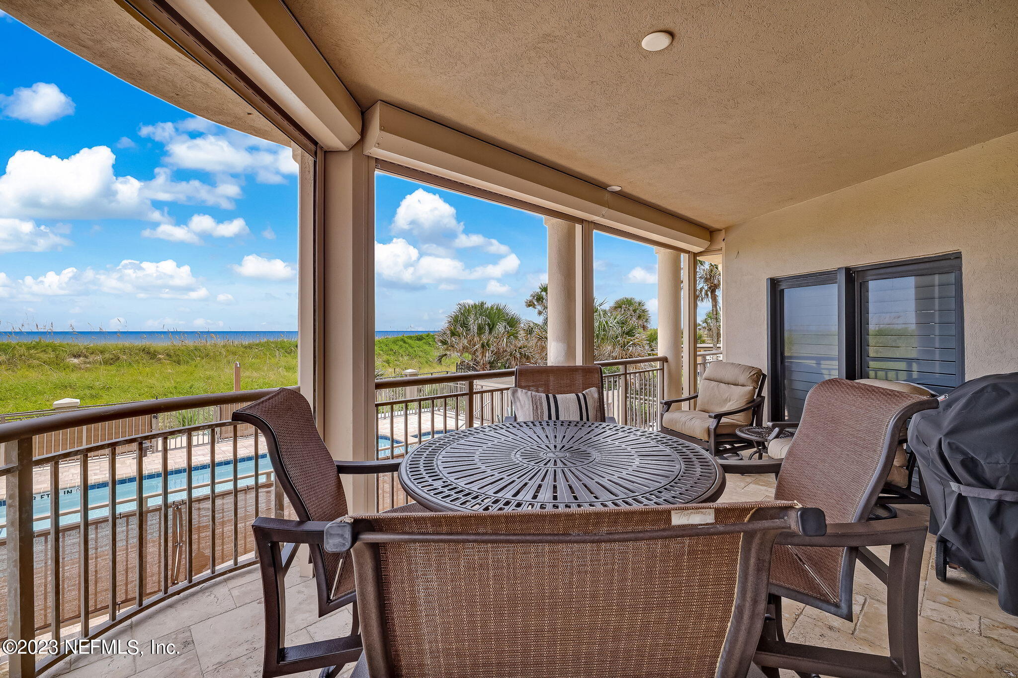 405 1ST Street S, 211