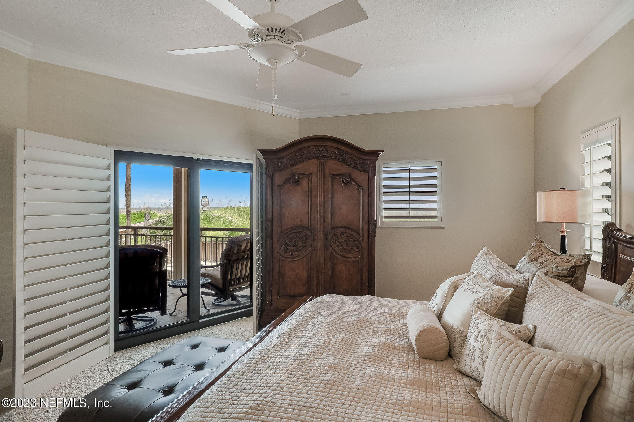 405 1ST Street S, 211