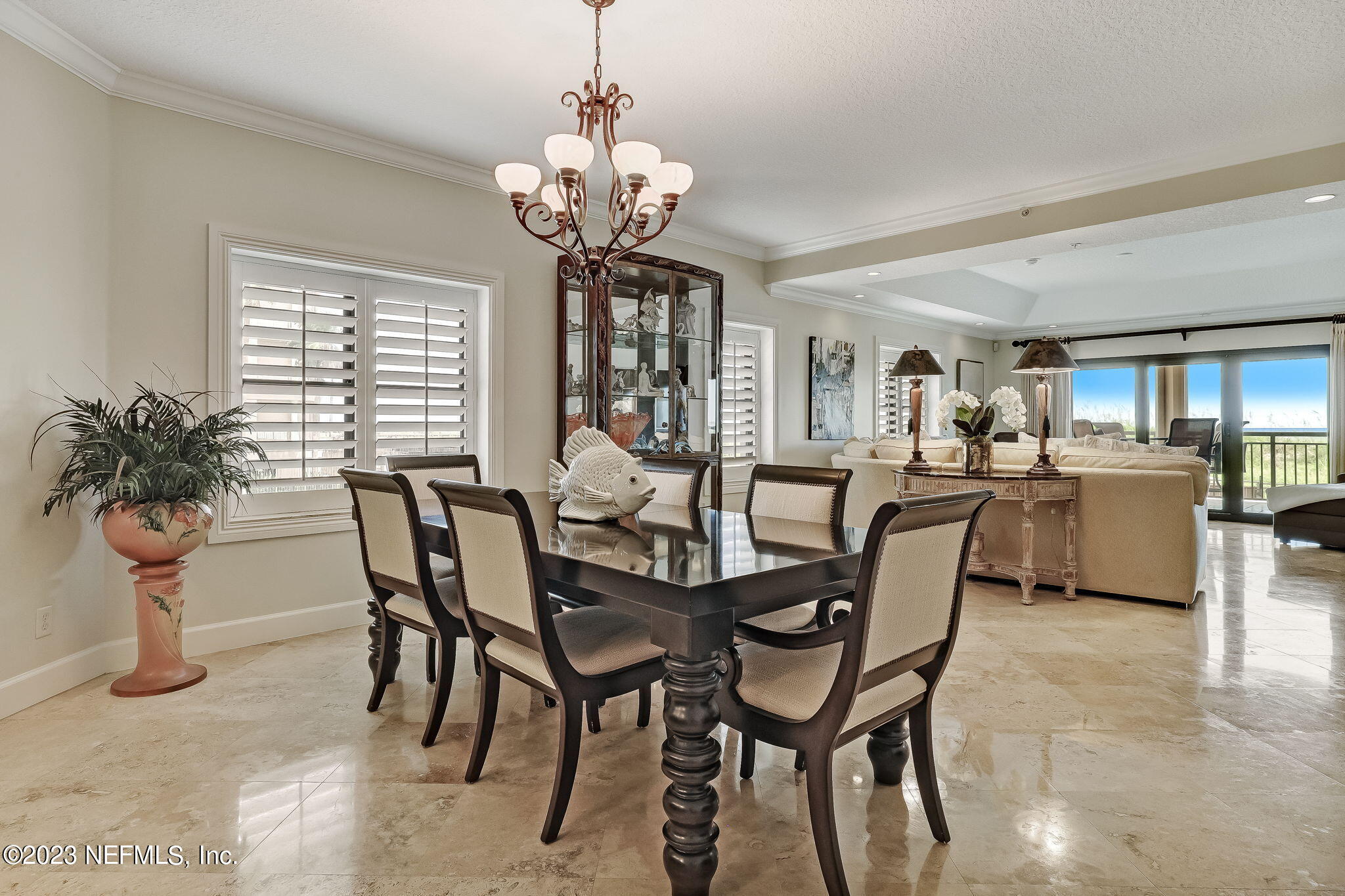 405 1ST Street S, 211