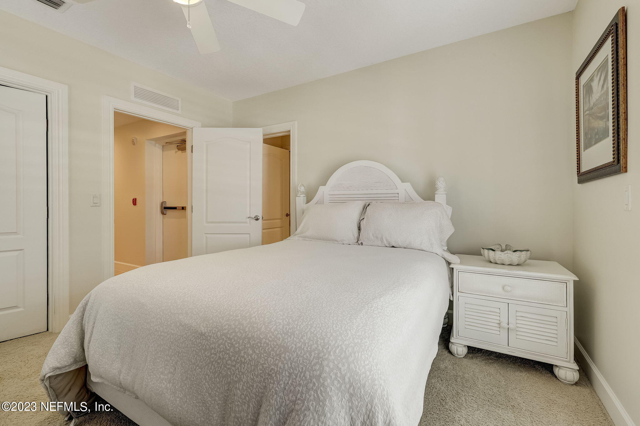 405 1ST Street S, 211