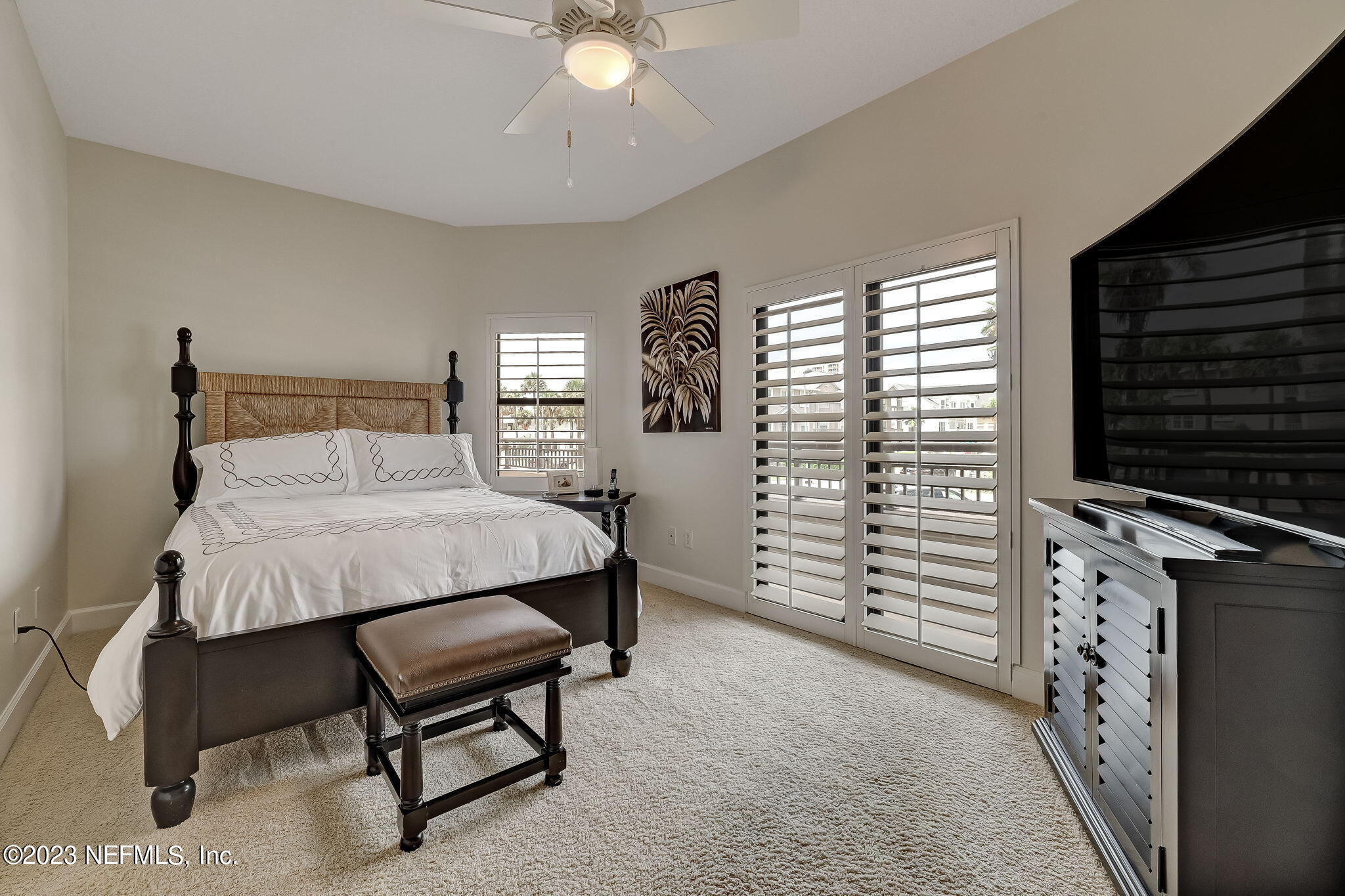 405 1ST Street S, 211