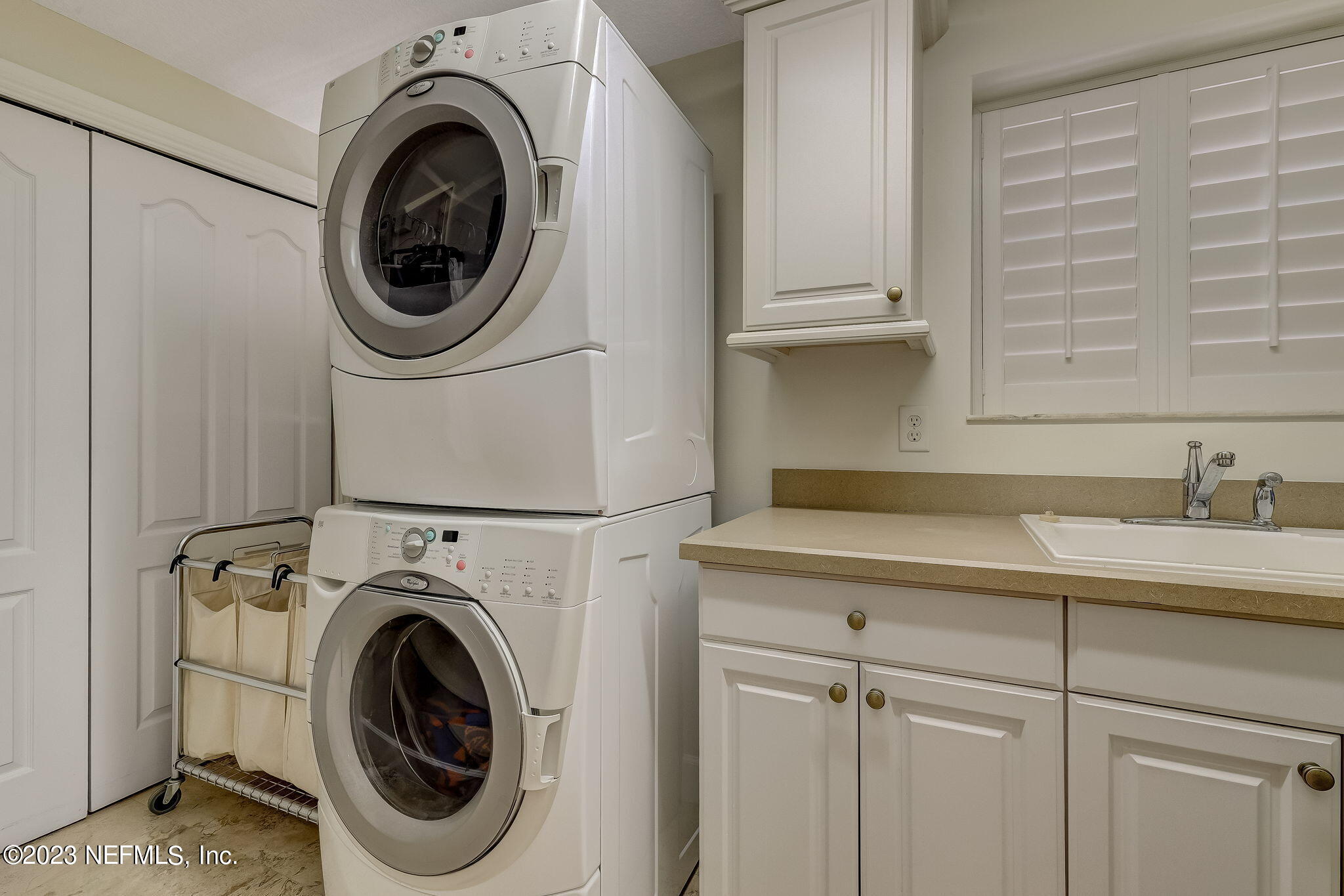 405 1ST Street S, 211