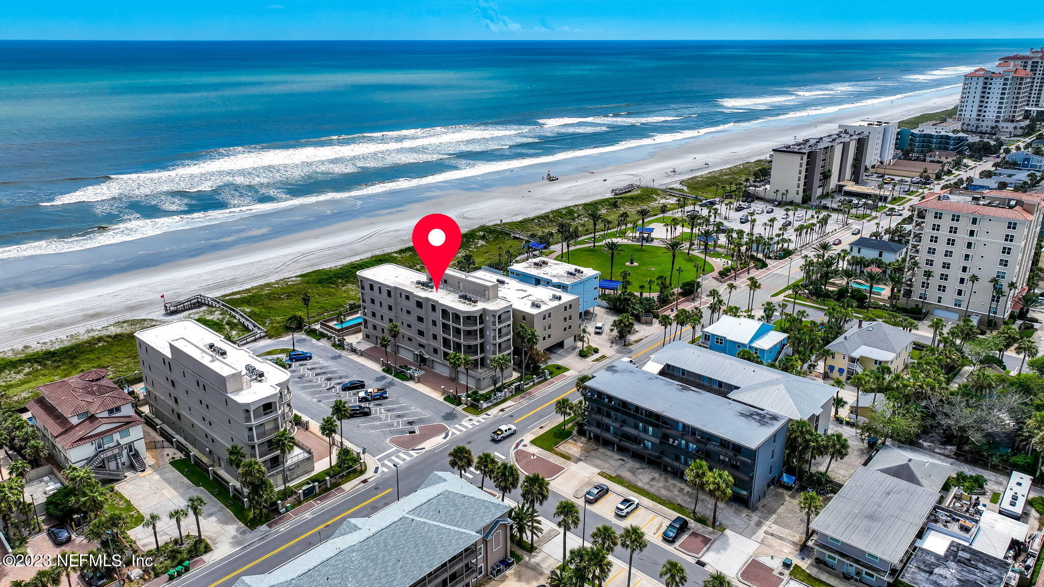 405 1ST Street S, 211