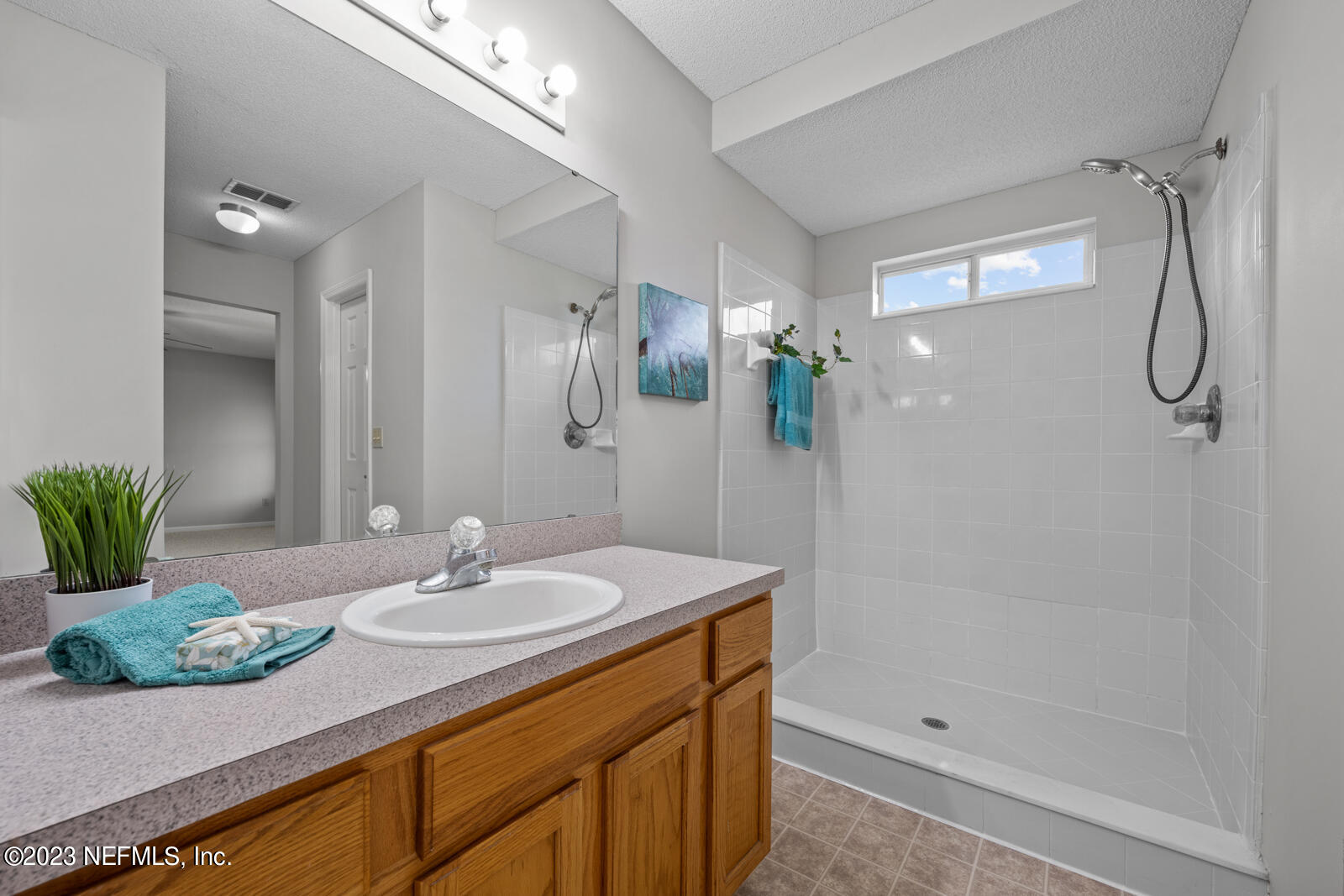 2134 WILLESDON Drive W