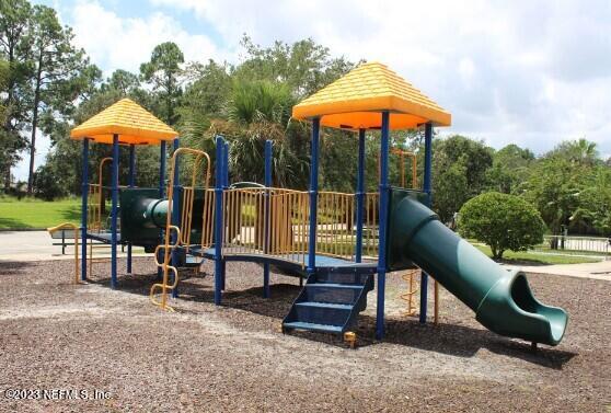 2134 WILLESDON Drive W