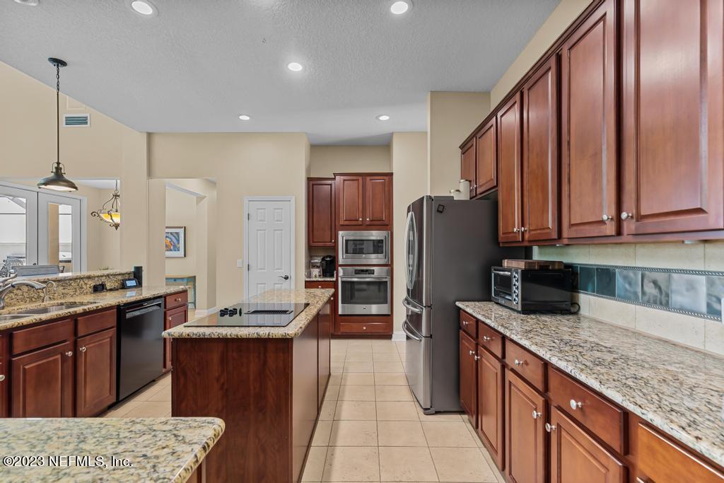 152 PARKSIDE Drive