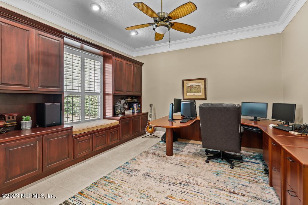 152 PARKSIDE Drive