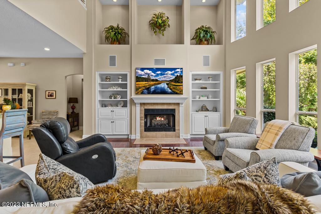 152 PARKSIDE Drive