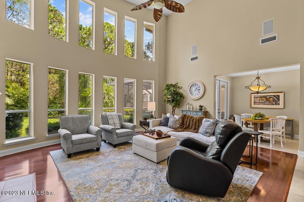 152 PARKSIDE Drive