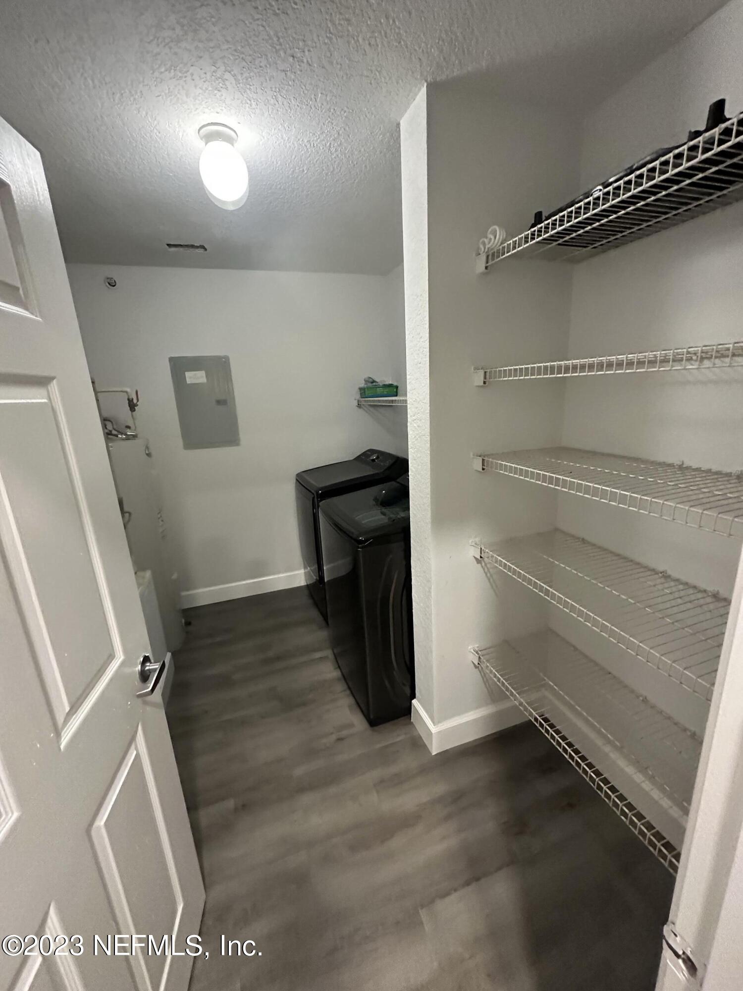 10075 GATE Parkway N, 103