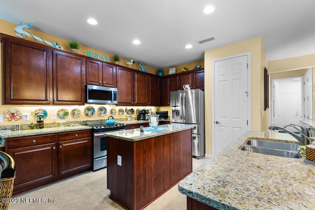 13 WINDING PATH Drive