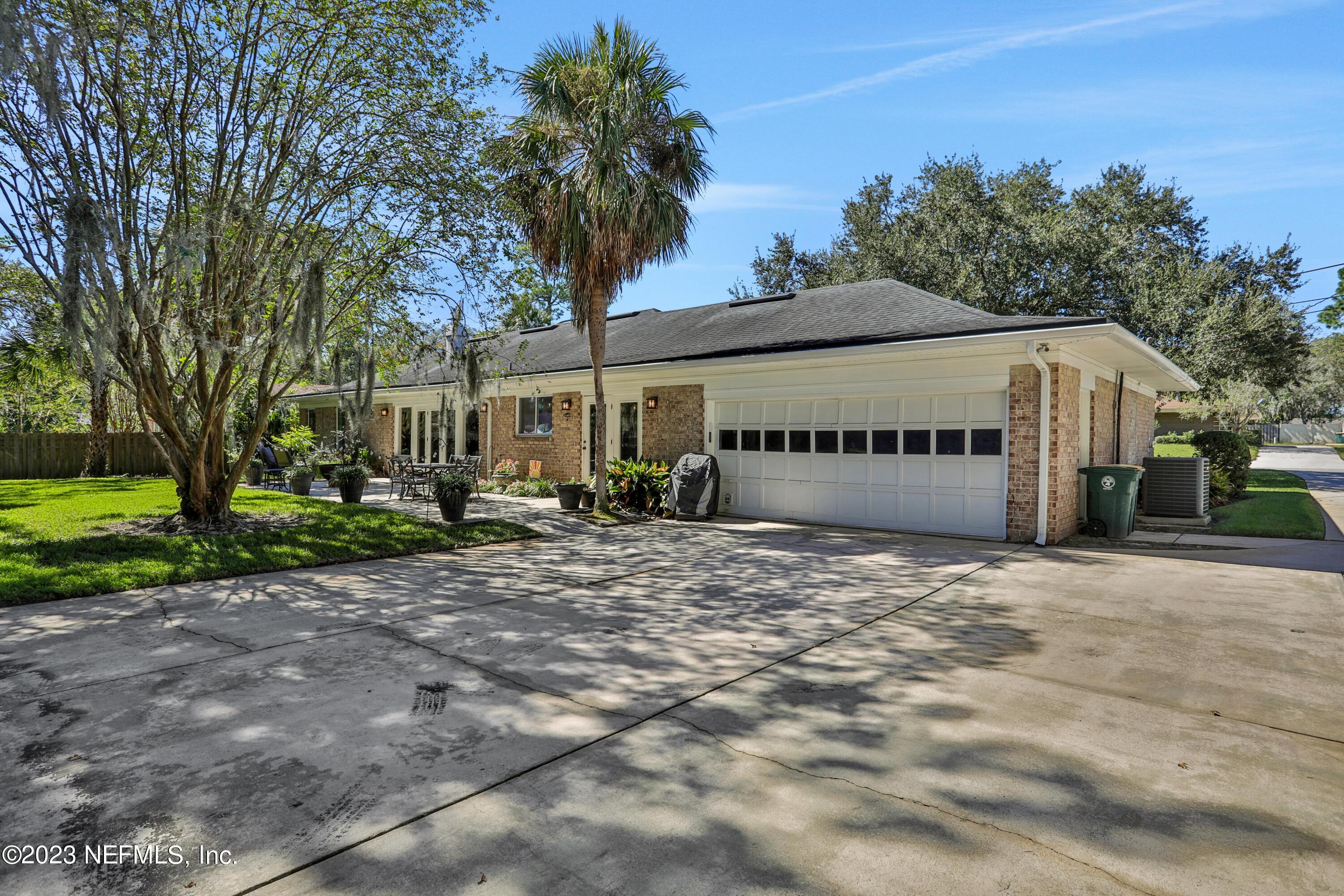 8653 VILLA SAN JOSE Drive E