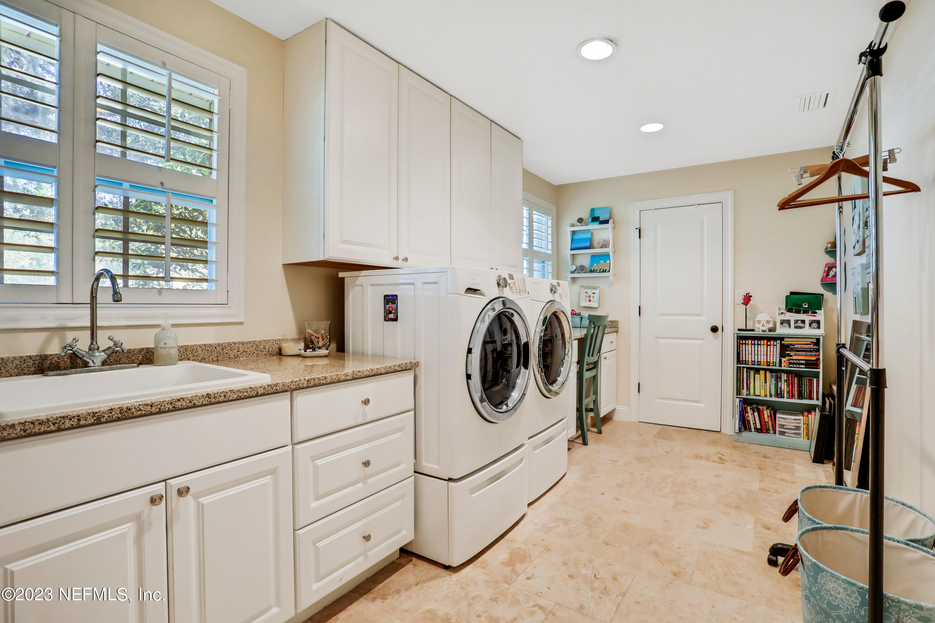 8653 VILLA SAN JOSE Drive E